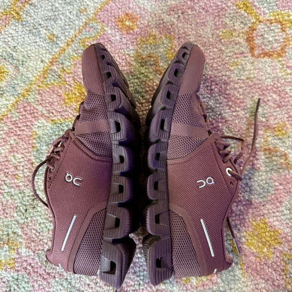 On Cloud 5 women sz 6 Fig Purple Women’s Running Shoes - Picture 6 of 10